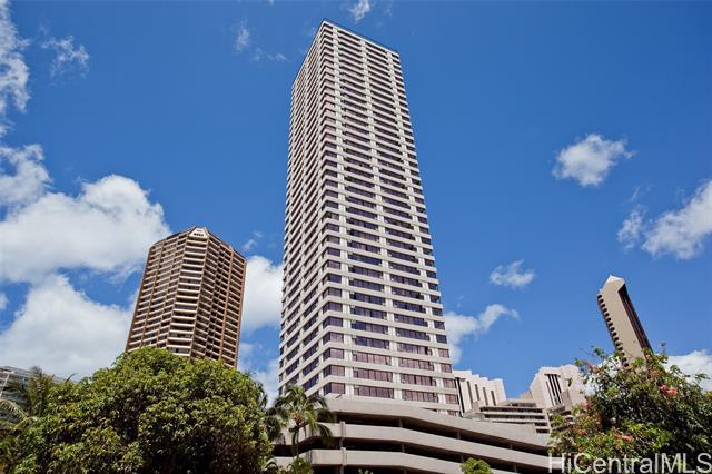 343 Hobron Ln in Honolulu, HI - Building Photo - Building Photo