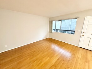 310 E Santa Anita Ave in Burbank, CA - Building Photo - Building Photo