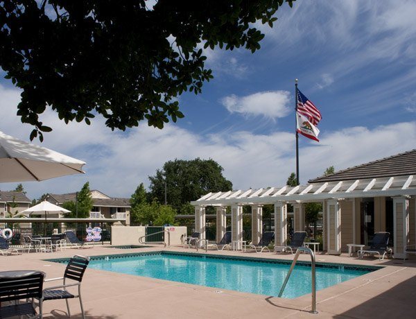 Vintage Brook- 55+ Senior Apartment Homes in Concord, CA - Foto de edificio