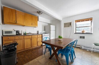 301 W 31st St in New York, NY - Building Photo - Building Photo