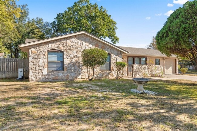 7301 Langston Dr in Austin, TX - Building Photo - Building Photo