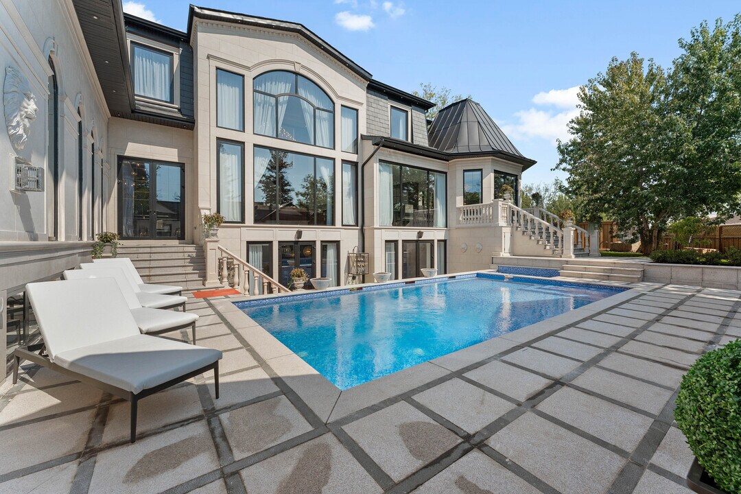 168 Oliver Pl in Oakville, ON - Building Photo