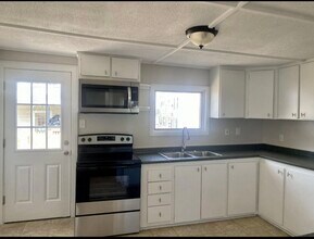 14 Springfield Ct in Rochester, NH - Building Photo - Building Photo