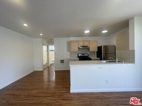 1531 N Detroit St in Los Angeles, CA - Building Photo - Building Photo