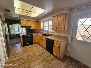 9252 San Jose Blvd, Unit 603 in Jacksonville, FL - Building Photo - Building Photo