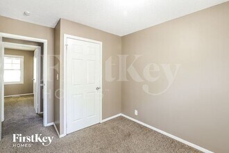 805 N Powahatan Dr in Independence, MO - Building Photo - Building Photo