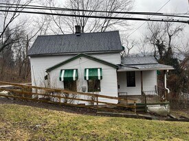 595 Castle Ave in North Versailles, PA - Building Photo