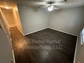 804 NE Banner Dr in Lee's Summit, MO - Building Photo - Building Photo