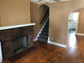 916 16th St NW in Canton, OH - Building Photo