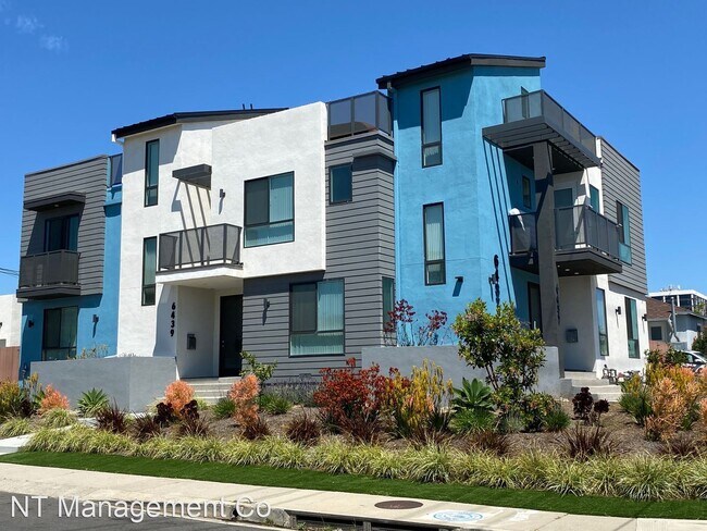 6437 W 86th Pl in Los Angeles, CA - Foto de edificio - Building Photo