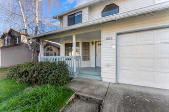 7050 SW 174th Ave in Beaverton, OR - Building Photo - Building Photo