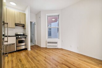 28 King St-Unit -23 in New York, NY - Foto de edificio - Building Photo