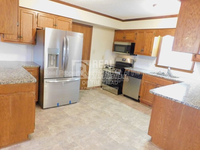 8521 Richardsonwood Rd in Browns Summit, NC - Building Photo - Building Photo