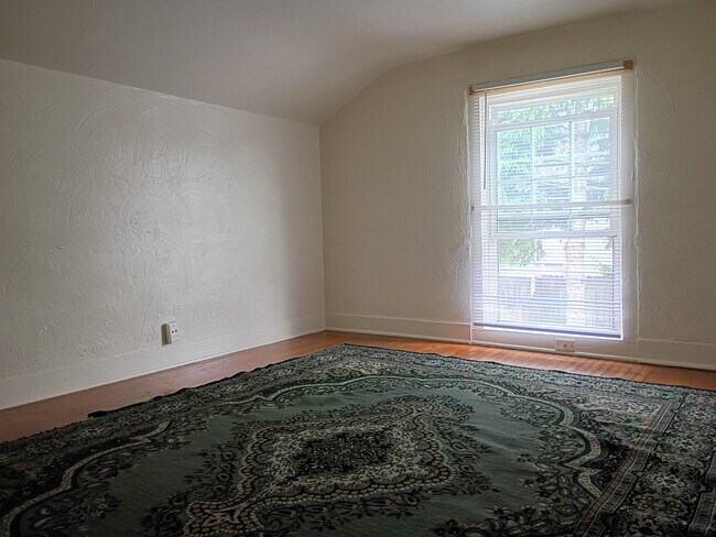 834 65th St, Unit Studio Apartment for Rent in Kenosha, WI - Building Photo - Building Photo