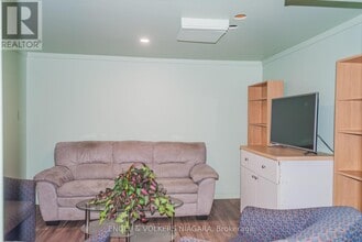 6708 O'Neil St in Niagara Falls, ON - Building Photo - Building Photo