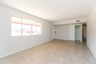 346 E La Mirada Dr in Phoenix, AZ - Building Photo - Building Photo