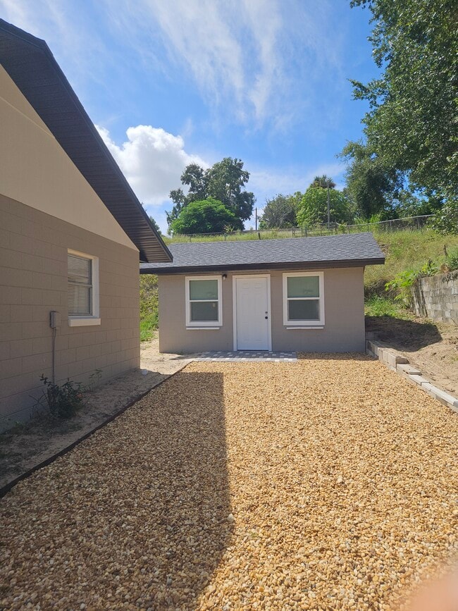 733 E Minneola Ave, Unit 3+Mother in law suite in Clermont, FL - Building Photo - Building Photo