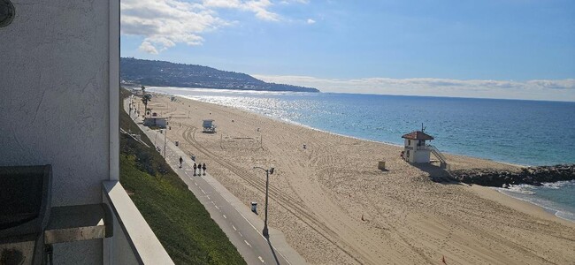 615 Esplanade, Unit 2 in Redondo Beach, CA - Foto de edificio - Building Photo