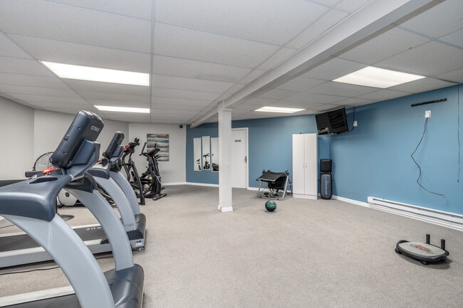 Clarendon Heights in Syracuse, NY - Foto de edificio - Interior Photo