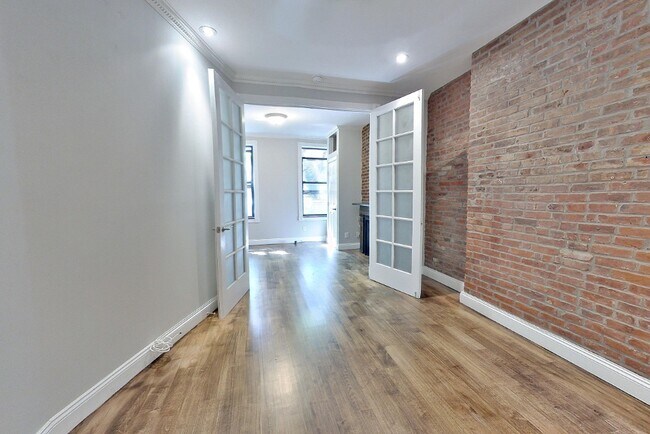 52 Barrow St in New York, NY - Building Photo - Building Photo