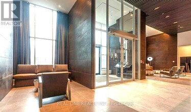 2485-2485 Taunton Rd in Oakville, ON - Building Photo - Building Photo