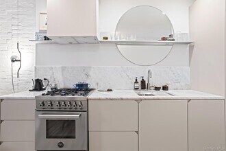 537 Clinton St in Brooklyn, NY - Building Photo - Building Photo