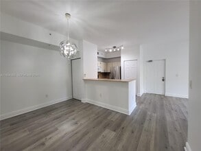 7200 NW 114th Ave in Doral, FL - Building Photo - Building Photo