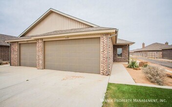 1144 N 7th St in Wolfforth, TX - Foto de edificio - Building Photo