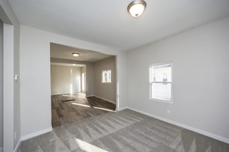 1332 E Sheridan Ave in Des Moines, IA - Building Photo - Building Photo