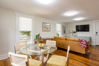 327 5th Ave N in St. Petersburg, FL - Building Photo - Building Photo