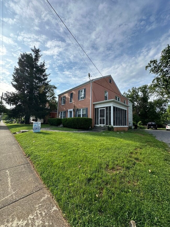 property at 432 E Lytle St