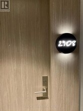 161 Roehampton Ave in Toronto, ON - Building Photo - Building Photo