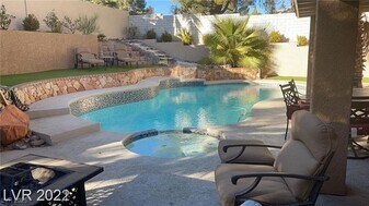 3001 Pearl Harbor Dr in Las Vegas, NV - Building Photo