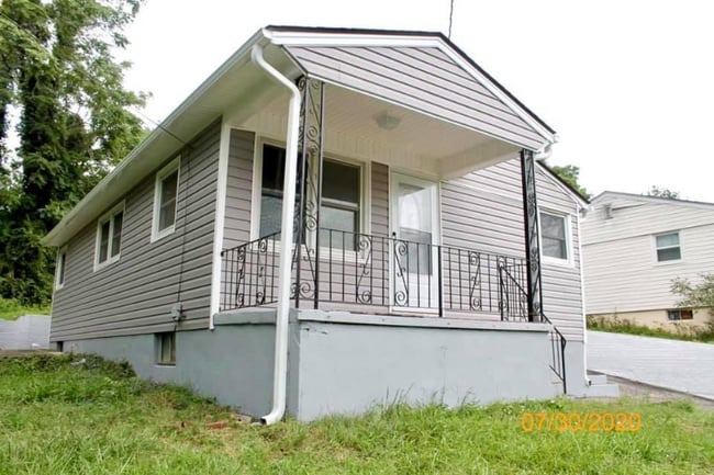 2318 Shull Rd NE in Roanoke, VA - Building Photo - Building Photo