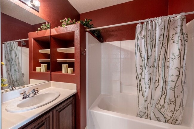 5901 Thai Coast St in Las Vegas, NV - Building Photo - Building Photo