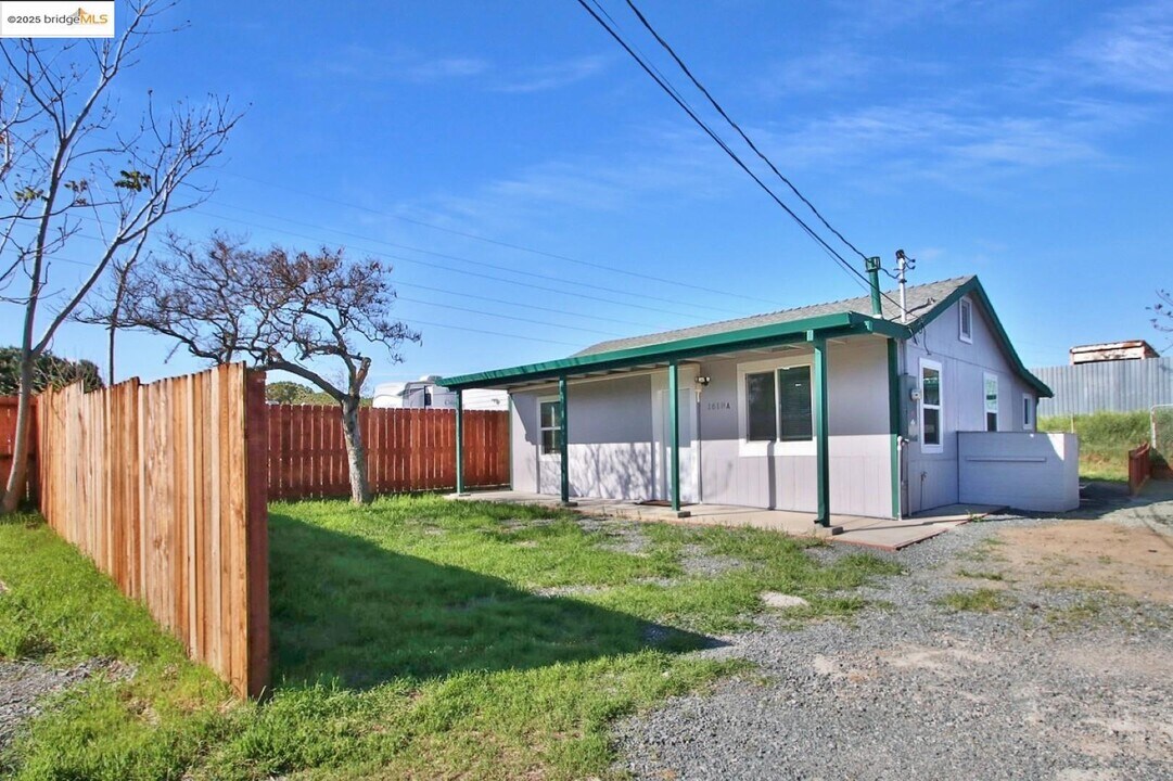 1618 Viera Ave in Antioch, CA - Building Photo