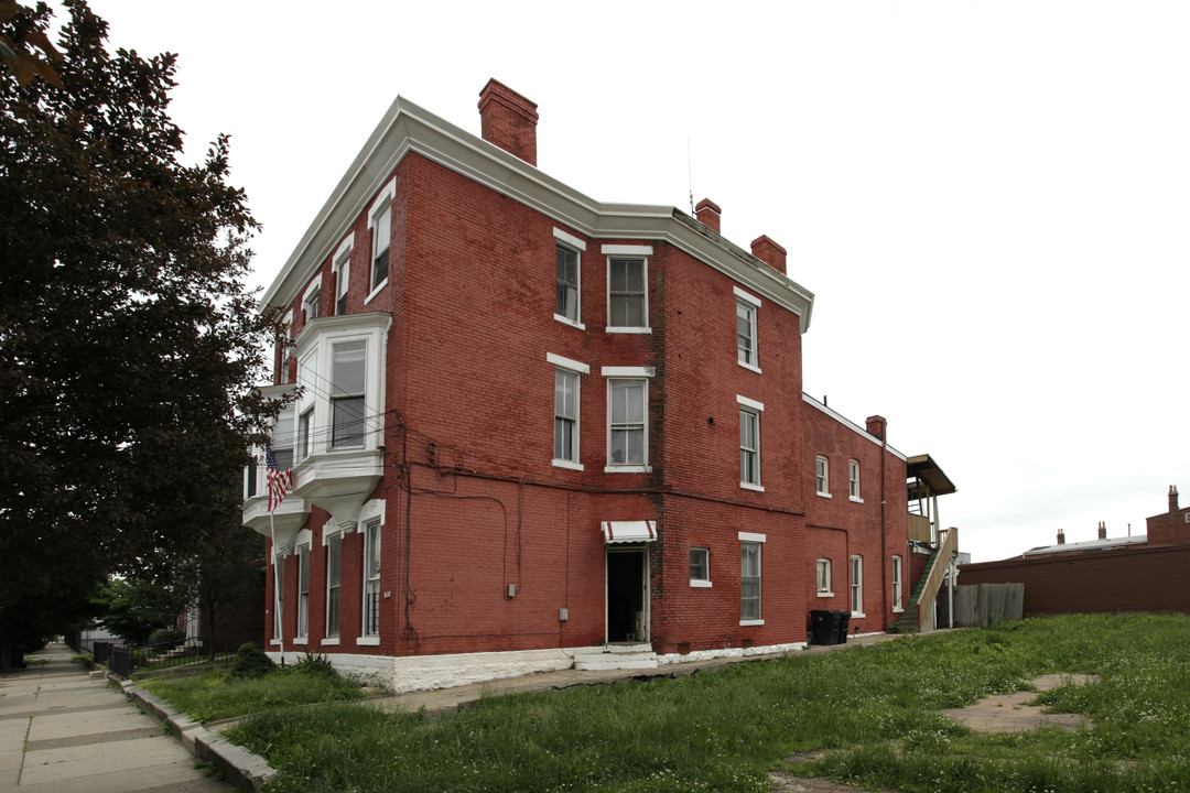 122-124 Caldwell St in Louisville, KY - Building Photo