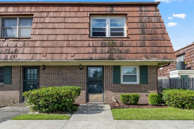 property at 1025 Carolina Rd
