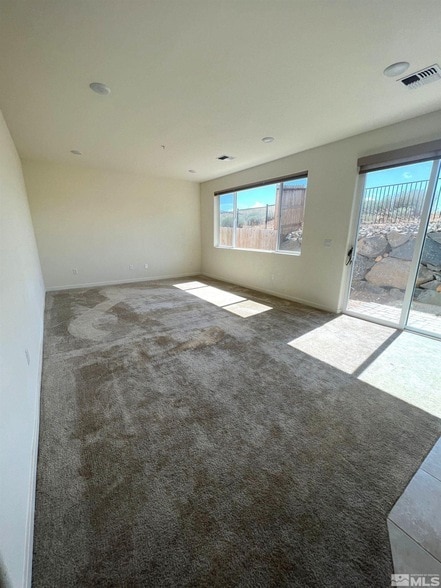 4802 Black Falcon Wy in Sun Valley, NV - Foto de edificio - Building Photo