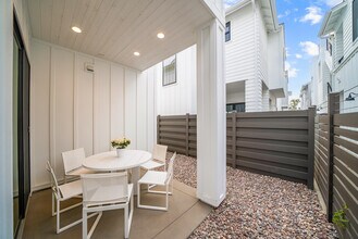 1260 Molara Ln in Encinitas, CA - Building Photo - Building Photo