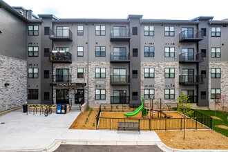 Lyndale Flats in Bloomington, MN - Building Photo - Interior Photo