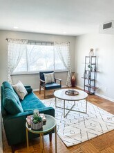 7055 Hampton Ave in St. Louis, MO - Building Photo - Building Photo