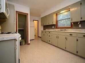 6320 Maple St in Omaha, NE - Building Photo - Building Photo