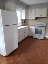 692 Hope St-Unit -F2 in Bristol, RI - Building Photo - Building Photo