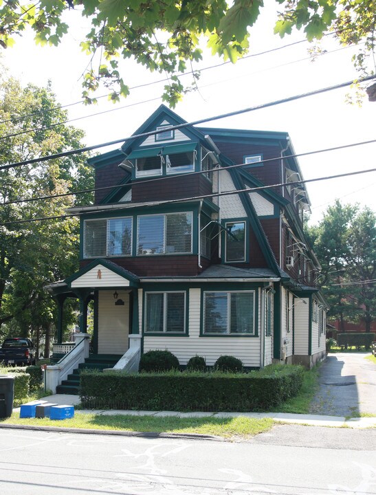 26 Trumbull Rd in Northampton, MA - Building Photo