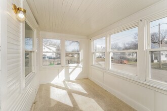 62 Waltz Dr in Barberton, OH - Building Photo - Building Photo