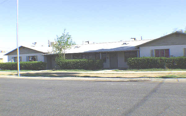 Glendale Manor in Glendale, AZ - Building Photo - Building Photo