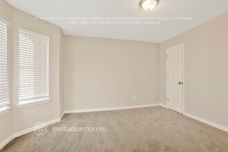 6032 Hitt Lake Trail in Stone Mountain, GA - Foto de edificio - Building Photo