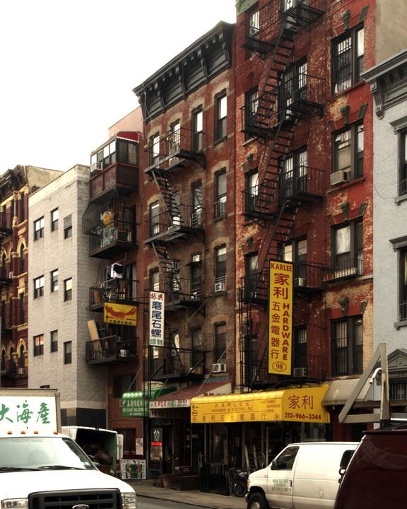 100 Madison St in New York, NY - Building Photo