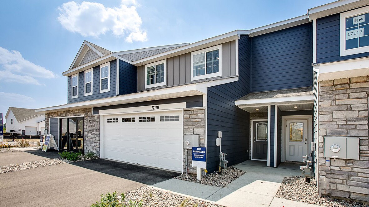 17040 Dysart Pl in Lakeville, MN - Foto de edificio